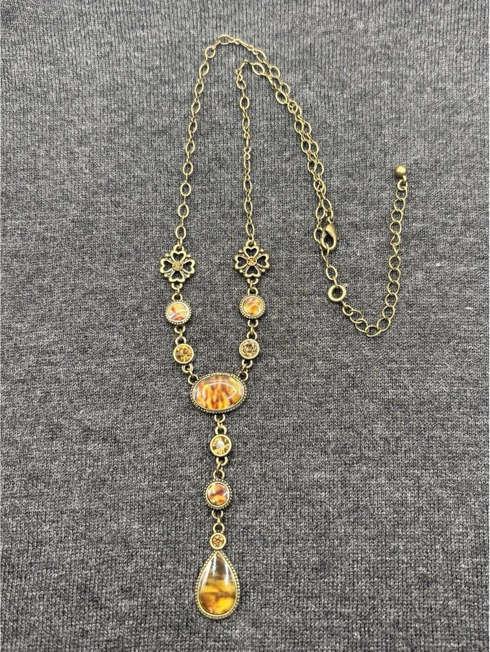 Avon NRT Gold Tone Amber Art Glass Rhinestone Y Necklace Dangle Teardrop Pendant